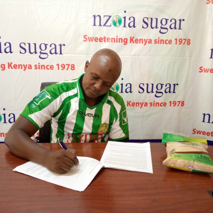 Salim Babu signs his contract